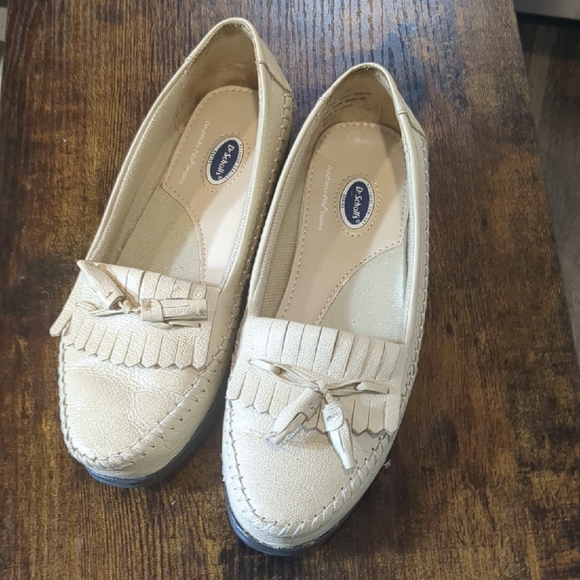 Dr. Scholl's Shoes - Dr. Scholl's Women's Beige Tassel Loafers